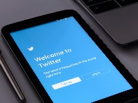 马斯克：Twitter面临广告收入下滑，现金流持续为负
