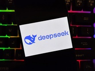 DeepSeek V4 Pro正式版深夜“突袭”：多项测试逼近Fable 5，撞车Grok 4.6