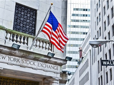 U.S. stock market closing | Trump escalates tariff threats once again, with the S&P 500 Index declining for four consecutive days; star Technology stocks dropped across the board, with Apple falling over 3%; nuclear power stocks surged against the trend, 