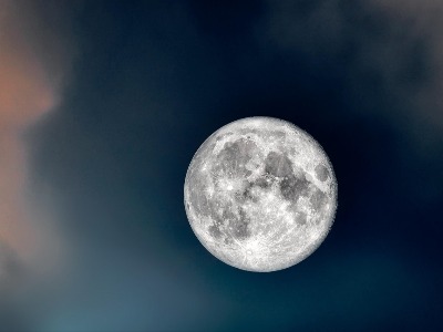 重心转移!马斯克立下新十年之约：引领万亿美元SpaceX建造月球城市