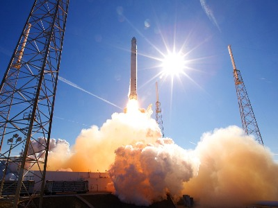 SpaceX史诗级IPO前夕 专家“泼冷水”：估值被炒上天，上市即做空！
