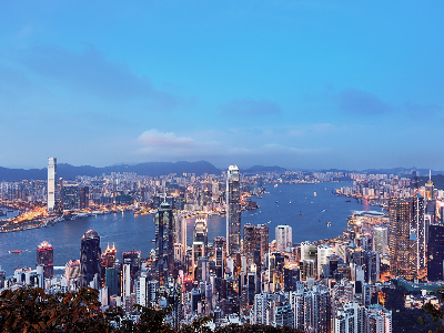 港股收市：科指涨超2%，小米涨近7%，阿里涨超4%；芯片、光通信股表现强势，天数智芯涨超20%，长飞光纤光缆涨超12%