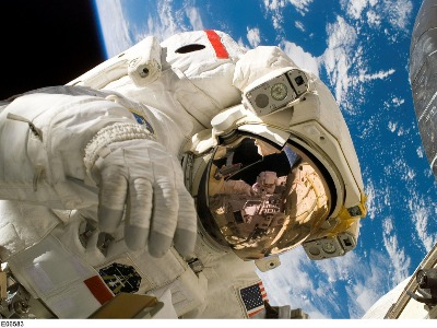 美股太空概念集体“起飞”！市场押注SpaceX重磅IPO，四倍超额认购点燃预期