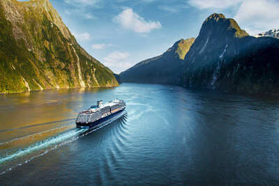 Noordam sails in New Zealand