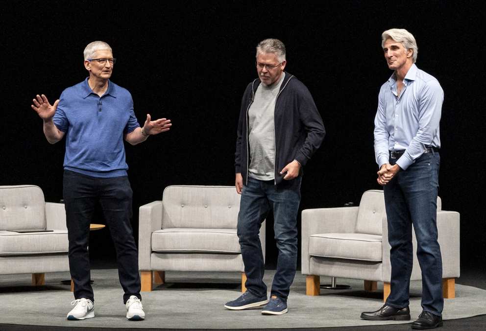 (June 10, Cook, Senior Vice President of Global Strategy for Machine Learning and AI, John Giannandrea, and Senior Vice President of Software Engineering, Craig Federighi)