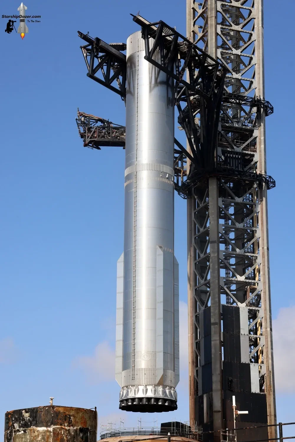 B16超重型助推器实拍