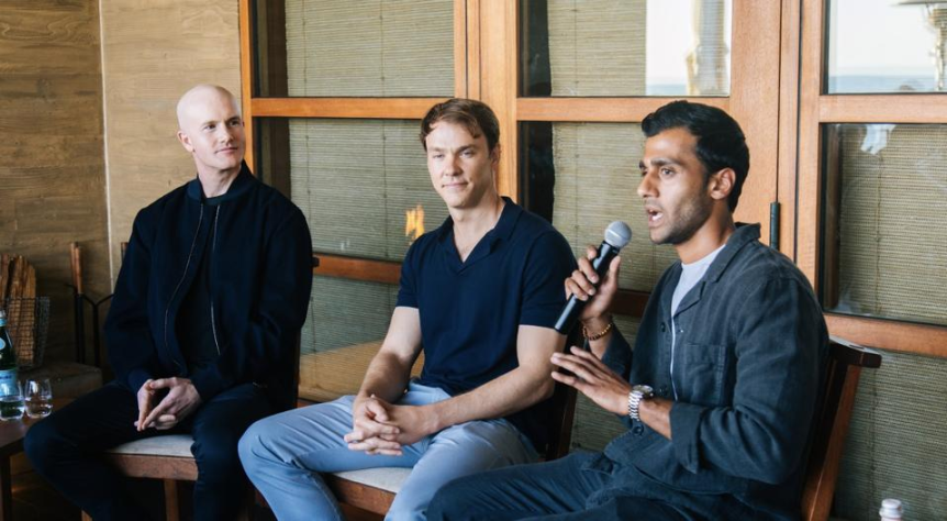 2024 年 9 月，Coinbase 首位首席商务官 Shan Aggarwal 在 Coinbase Ventures 年度峰会上主持与 Coinbase